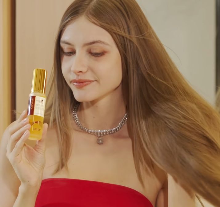 کارسیل کولیجن ماسک اور آرگن آئل آپ کے بالوں کی مرمت کے لیے کیسے کام کرتے ہیں۔